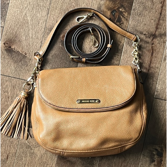 MICHAEL KORS Bedford leather crossbody tan/Carmel leather w/GHW - Picture 1 of 12